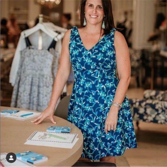 Draper James Floral Knot Shoulder Dress Size 18X - Picture 2 of 12